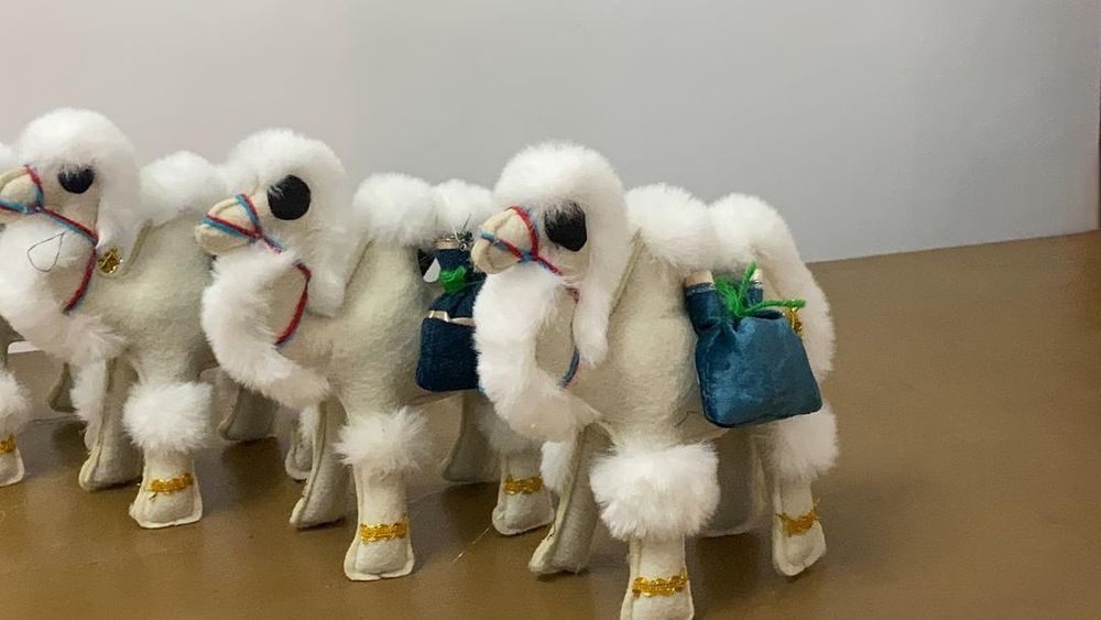 Верблюды разные.