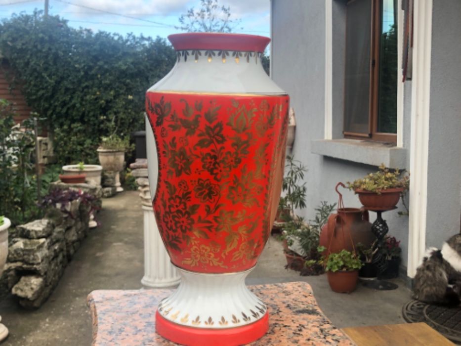 Уникална порцеланова ваза от 1967 г.Никола Й.Вапцаров!!!