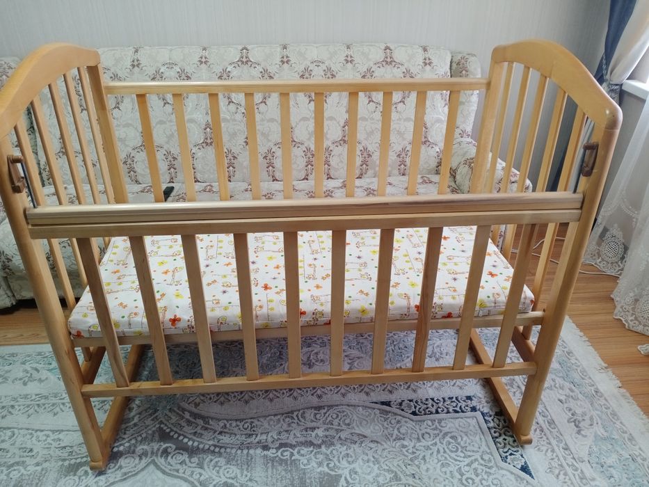 Детская кроватка