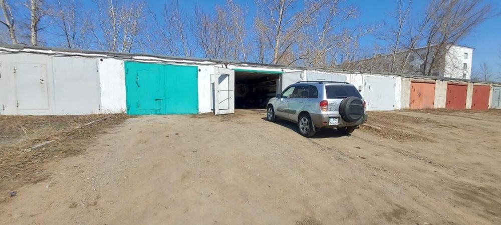 Продам два гаража,рядом стоящие,адрес:Гагарина 30