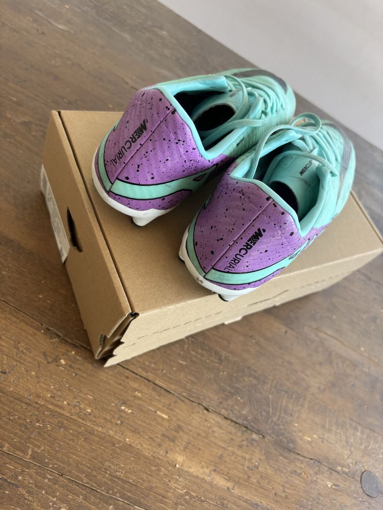 Продавам бутонки nike airzoom mercurail.