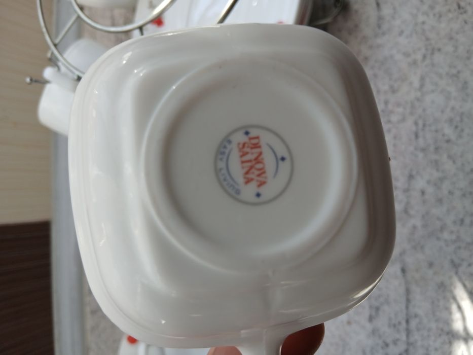 Set cafea 12 piese portelan marca Dinova Saina plus suport pastrare