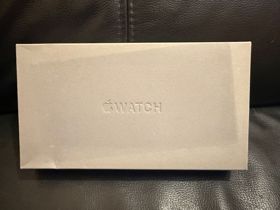 Apple Watch Ultra 2 чисто нов, не отварян
