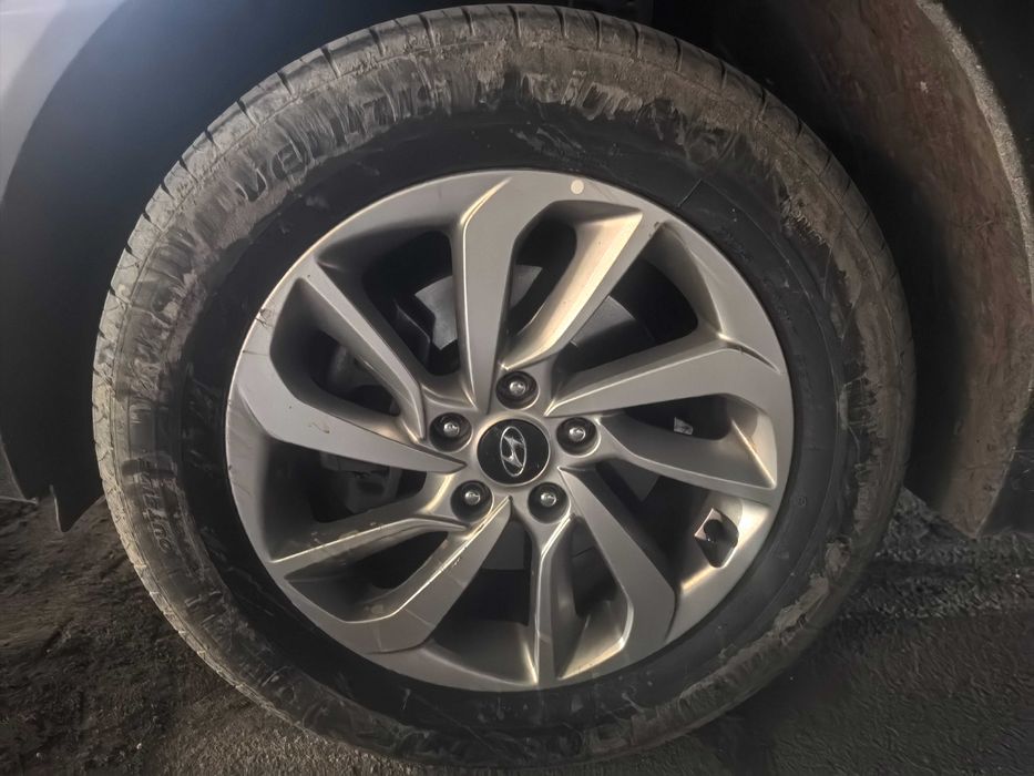 Hyundai tucson 1. 6 бензин 2016