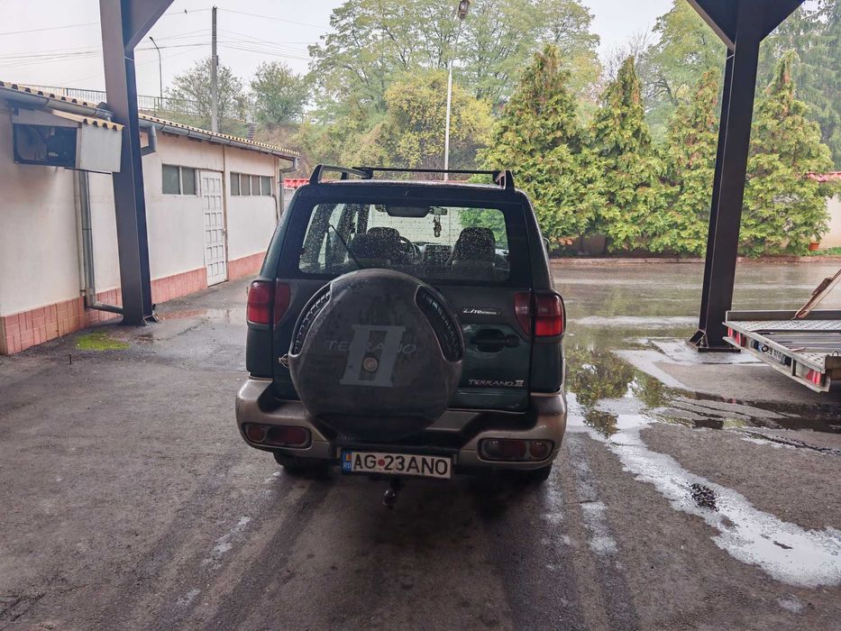 VAND NISSAN off road