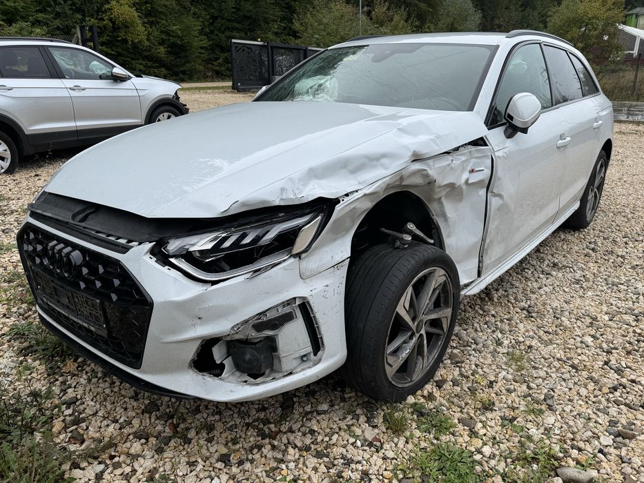 Audi A4 2.0 TDI S-Line Quattro 2023 avariat