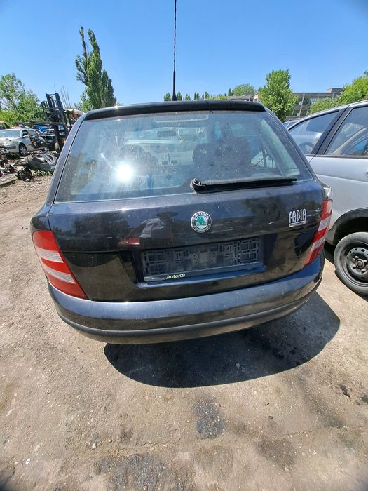 Dezmembrez Skoda Fabia 1.2B 2006