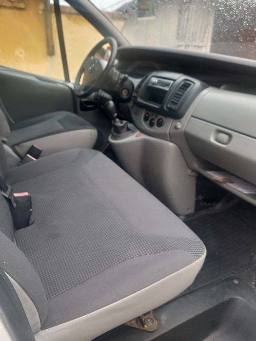 Opel Vivaro 9locuri motor 2.0 înmatriculata 2010.