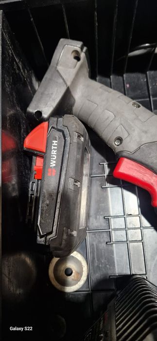 Milwaukee,Wurth pistol de silicon pe acumulator