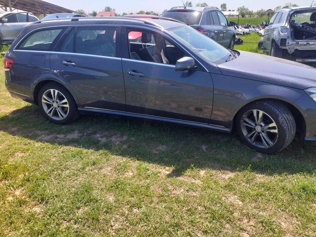 Dezmembrez Mercedes W212 Facelift Break Combi Motor 2.2 euro 5 automat