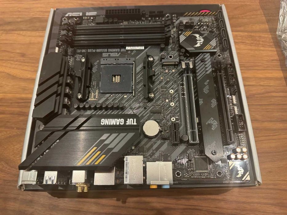 ASUS TUF GAMING B550M-PLUS (WI-FI) + RYZEN 5 5600X 6-Core (4.6 GHz)