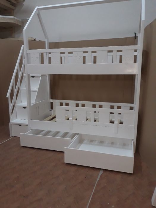 TRANSPORT GRATUIT.Pat etajat tip casuta,cod 2003