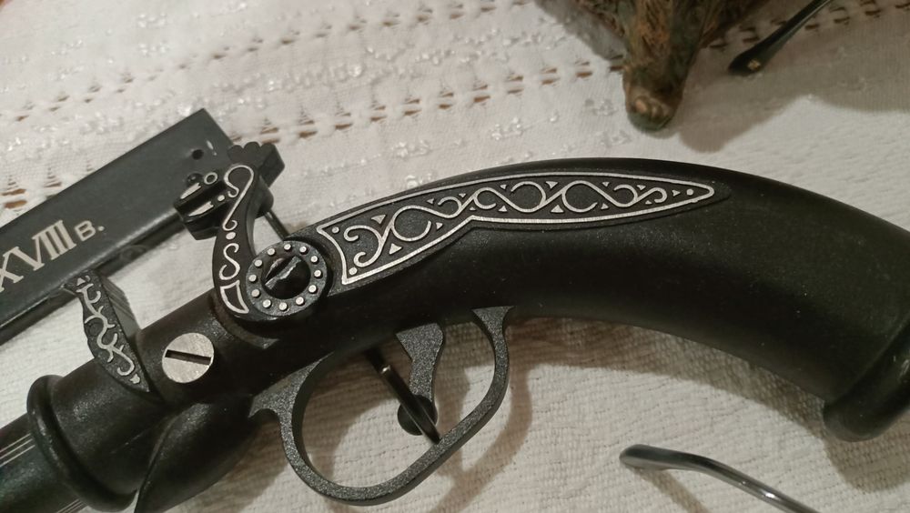 Сувенир пистолет