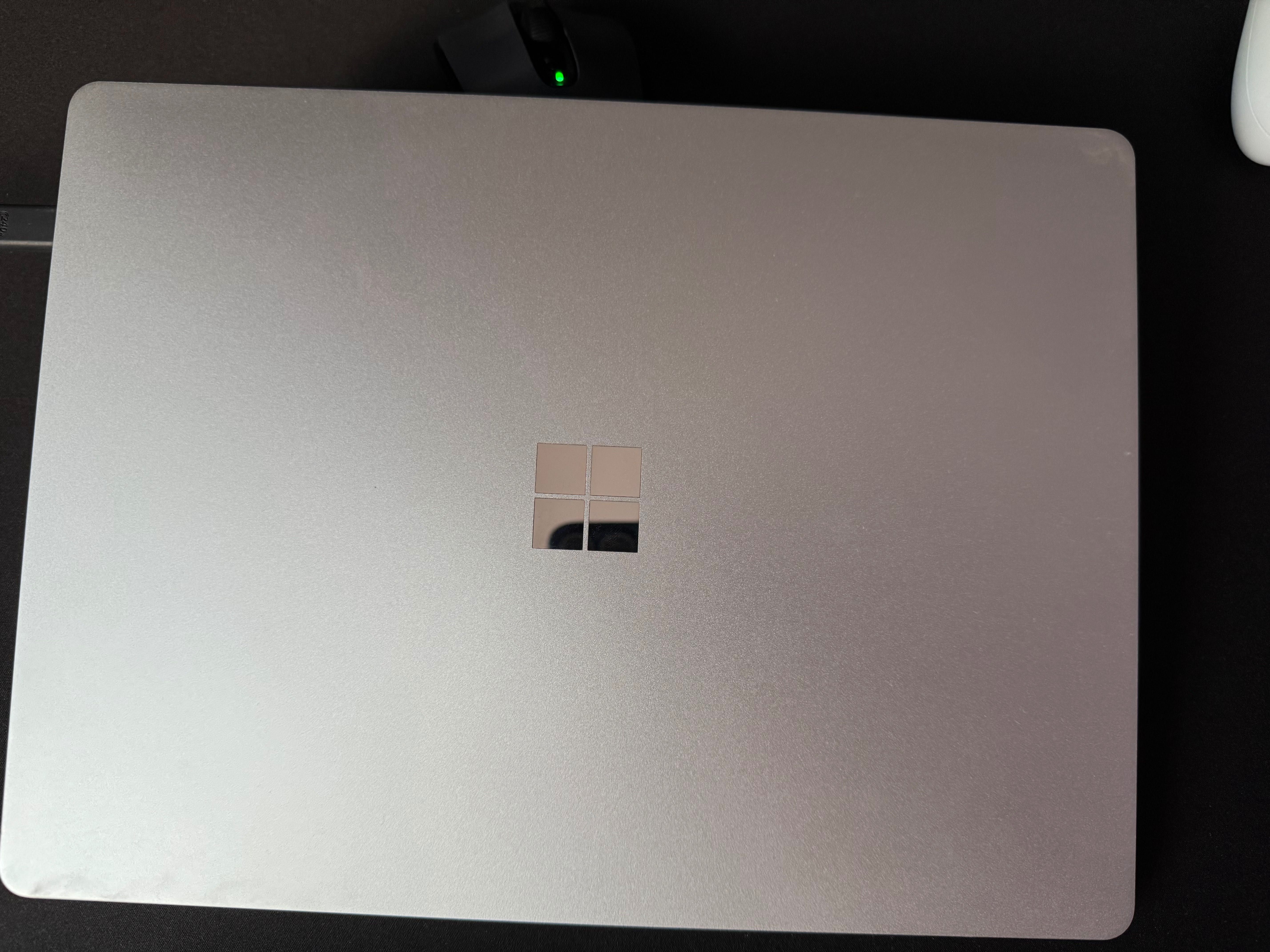 Surface laptop go 2 8/128