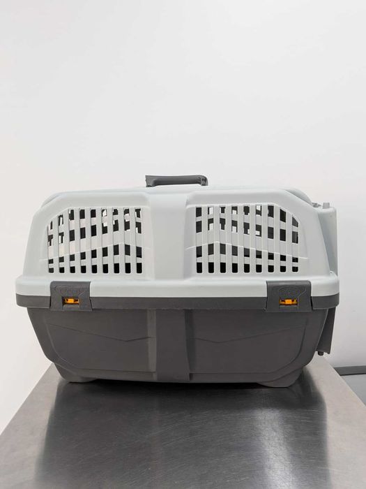 Cusca de plastic pentru transport SKUDO 3, maro gri, 40 x 39 x 60 cm