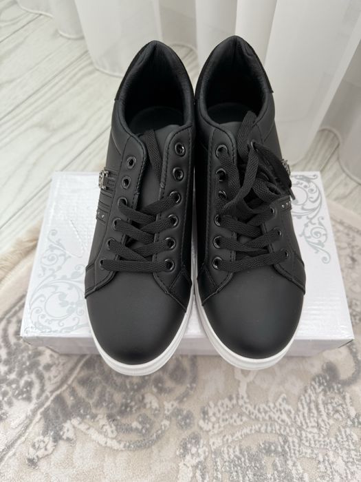 Adidasi dama,marimea 39