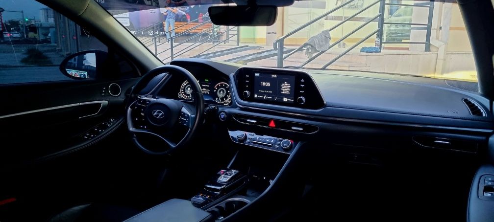 Hyundai Sonata 2,5 5  позиция без люк