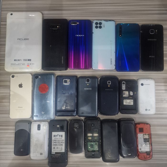 Продам разные телефоны.