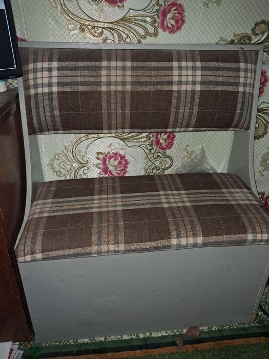 2 та кухонный уголок сотилади