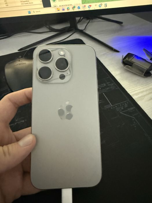 Iphone 15 pro natural