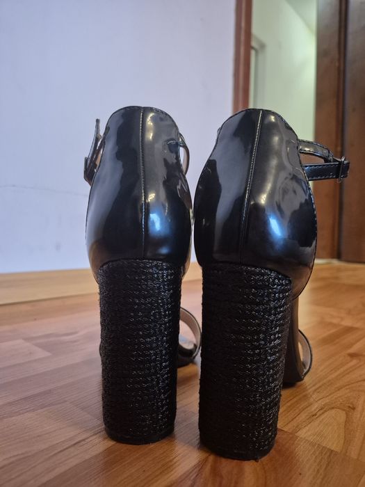 Черни сандали Tendenz 37 номер