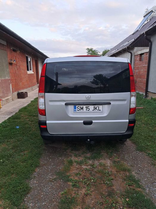 Vand sau schimb mercedes vito