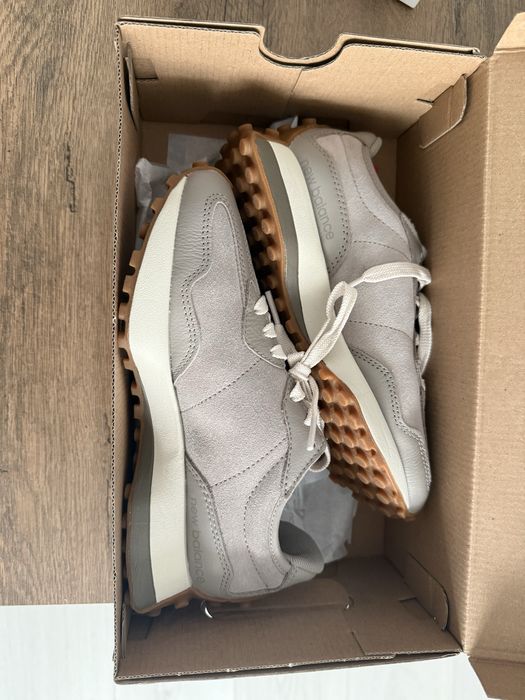 Adidași New Balance 327
