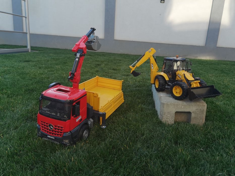 Macara Liebherr-Camion Scania