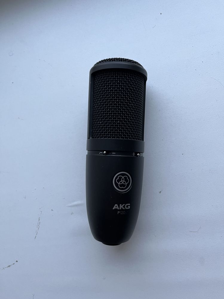 Микрафон AKG P120