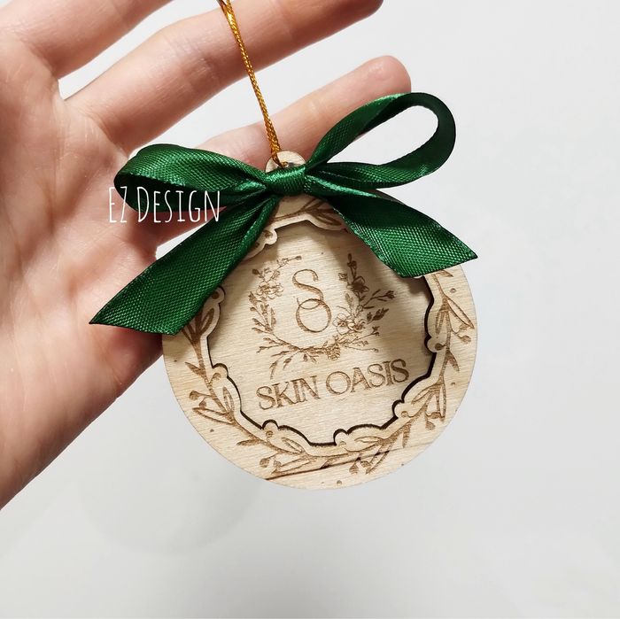 Персонализирани играчки за елха - акрилни, дървени, със снимка