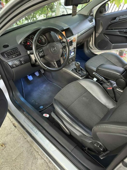 Opel Astra H GTC