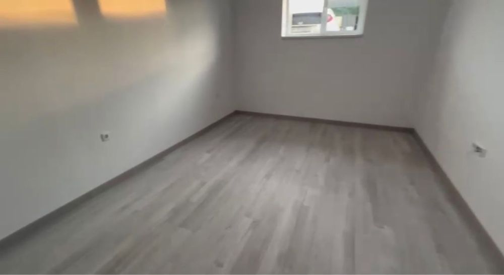 Apartament cu 2 camere - spatiu comercial