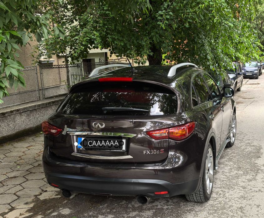 ЛЕК АВТОМОБИЛ Infiniti FX30 D - 2012 година.,