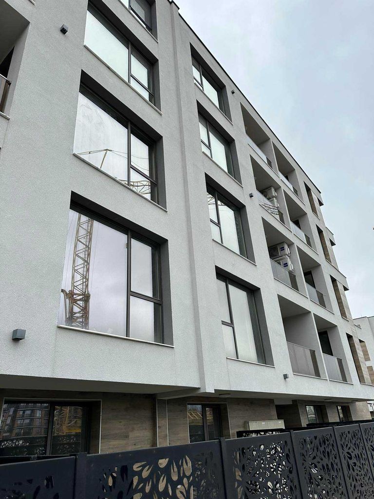 Продава се Тристаен апартамент в Пловдив, Христо Смирненски - 122 кв.м за 1632 €/кв.м - Снимка #1