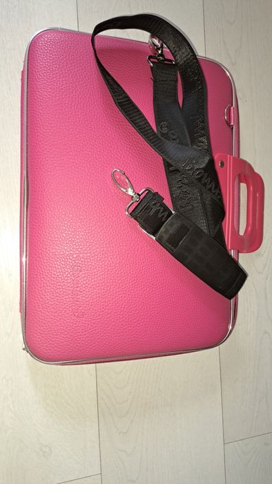 Geanta lux laptop 15,6 Bombata Business Classic-Roz Noua