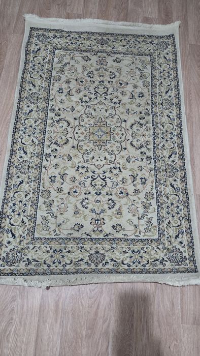 Продается ковер.