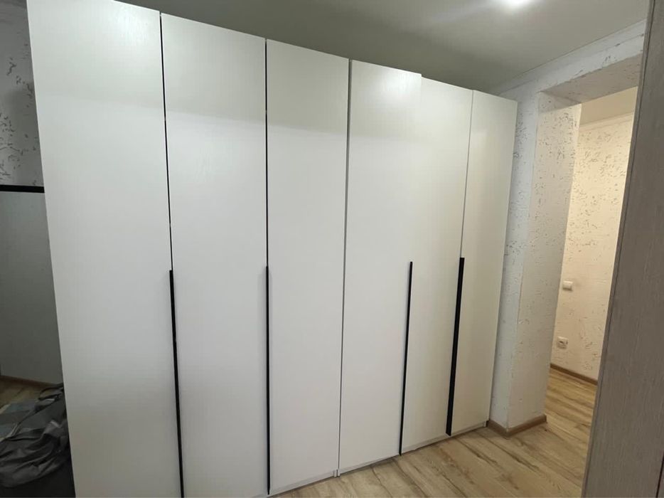 Продам 2 шкафа СРОЧНО!