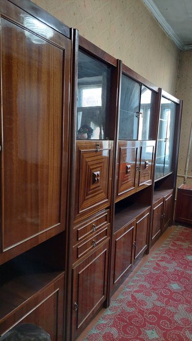 Отдам мебель (диван, шкафы)