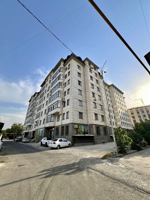 3х комнатная студия, на 4 этаже. Гагарина.