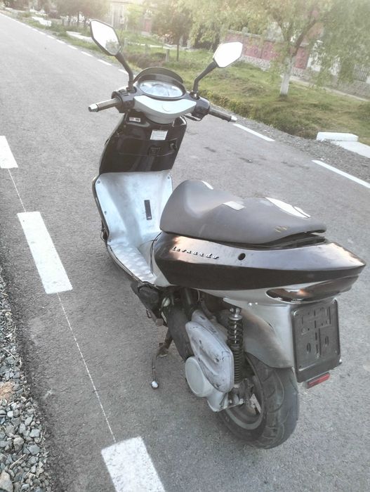 Vând Aprilia Leonardo motor 151