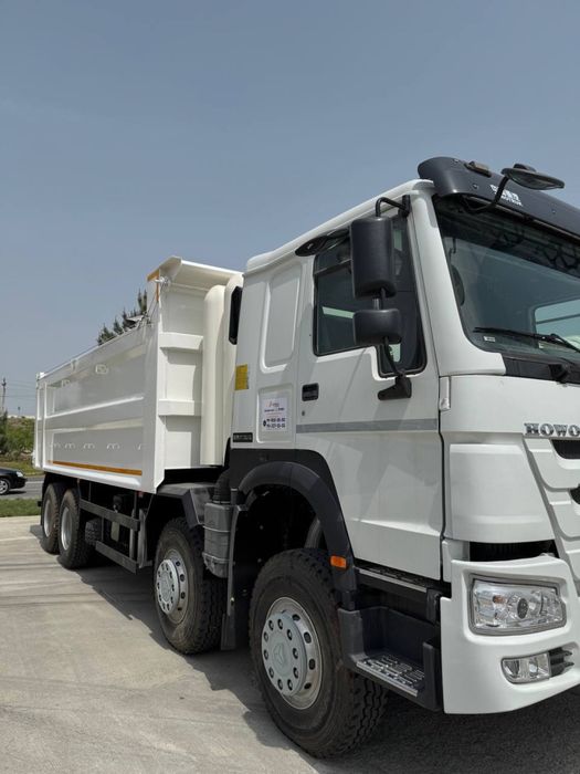 Sinotruk Howo 380 (32T) 8*4 CNG