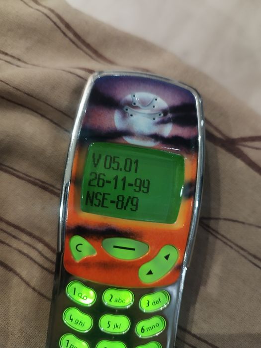 ! Първа серия ! Nokia 3210 със слайд панел , отлична
