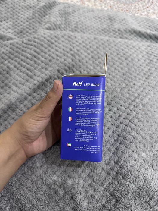 Есть в наличий Лампочки LED R&H 12 W новая