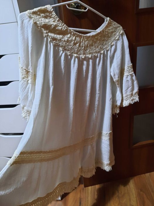 Vand bluza noua, marime universala