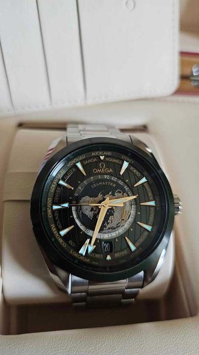 Продавам мъжки часовник Omega Seamaster Aqua Terra World Time