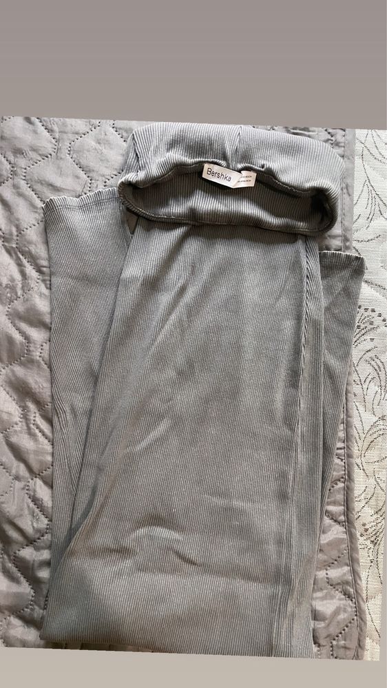 Рокля bershka XS рипсена рокля сива