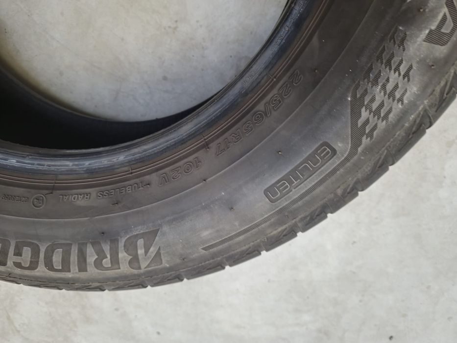 4 anvelope vara Bridgestone 225 65 17 stare buna