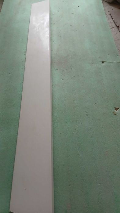 Vand  2 buc Pervaz PVC in stare foarte buna!