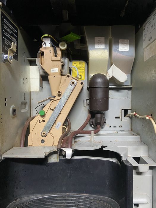 Вендинг машина Necta Colibri (модел C3SF-R/FQ E P BLACK)