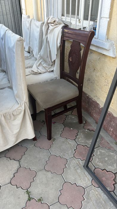 Стол трансформер 2,5 метра со стульями, продаю срочно.